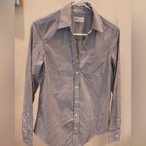 Gap V cut button-down shirts